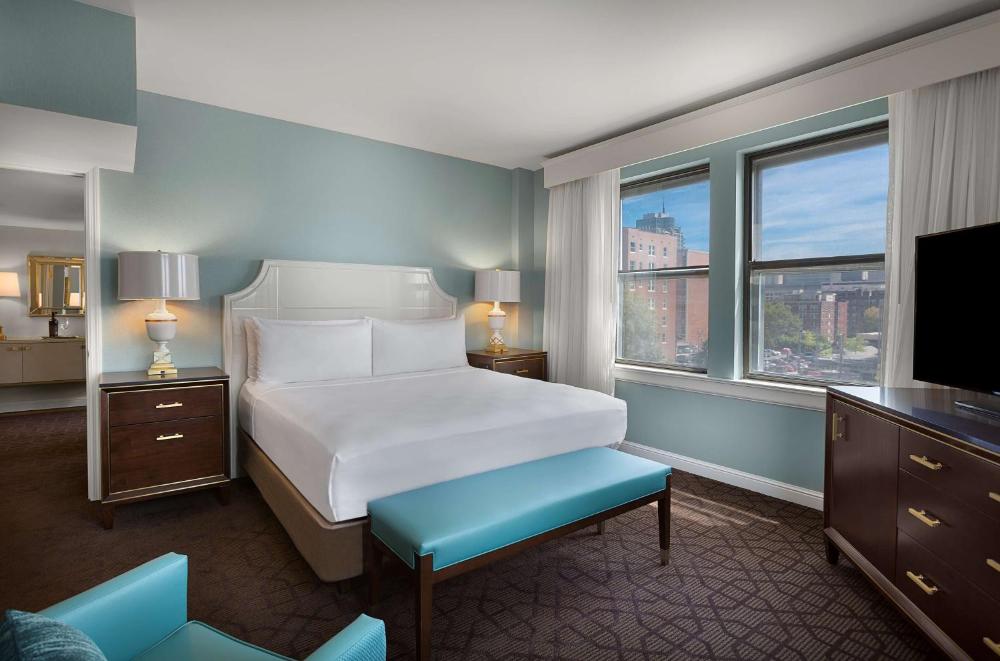 Chase One Bedroom Residential Suite- King interior